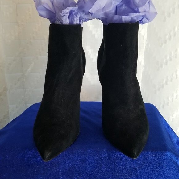 Stuart Weitzman Shoes - Stuart Weitzman suede bootie